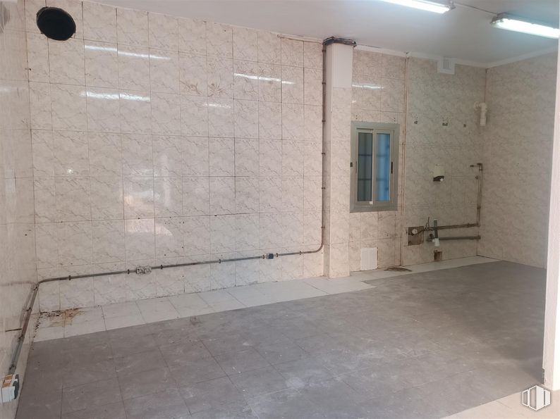 Local en venta en Calle Ruiz Alda, 43, Valdemoro, Madrid, 28342 con lámpara, alumbrado, edificio, suelos, suelo, casa, accesorio, puerta, material compuesto y vidrio alrededor