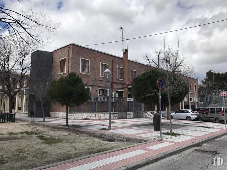 Oficina en alquiler en Avenida Tercera, 6, San Blas - Canillejas, Madrid, 28022 con coche, edificio, nube, cielo, planta, ventana, árbol, superficie de carretera, rueda y diseño urbano alrededor