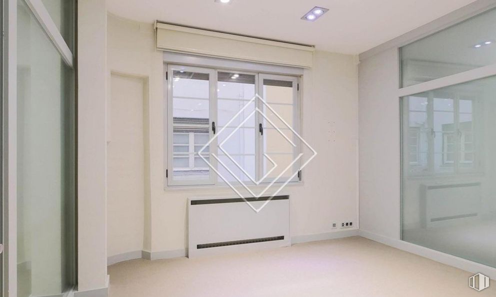 Oficina en alquiler y venta en Calle Serrano, Salamanca, Madrid, 28006 con ventana, ebanistería, propiedad, edificio, accesorio, puerta, madera, interiorismo, hall y exterior del automóvil alrededor