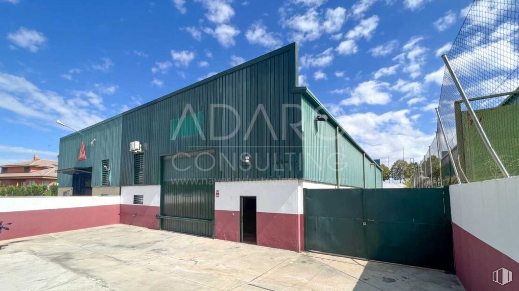 Nave en venta en Zona Industrial, Cobeña, Madrid, 28863 con sede deportiva alrededor