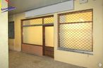 Retail for sale at Zona Nueva Segovia, Segovia, 40006 with window, fixture, wall, shade, wood, tints and shades, building, composite material, door and facade around