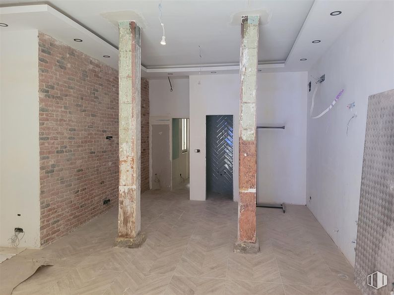 Local en venta en Calle Amparo, Centro, Madrid, 28012 con puerta, pared, suelos, suelo, techo, material compuesto, hormigón, albañilería, suelo de baldosas y material de construcción alrededor