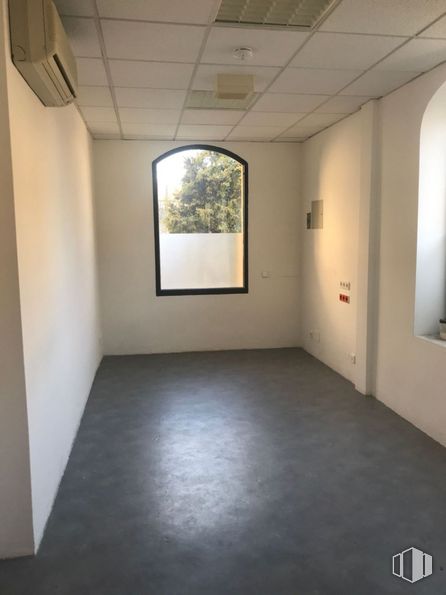 Retail for sale & for rent at Zona centro, Cercedilla, Madrid, 28470 with picture frame, fixture, building, window, wood, plant, hall, interior design, architecture and shade around