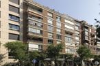 Oficina en alquiler en Calle O´Donnell, Salamanca, Madrid, 28009 con ventana, edificio, propiedad, cielo, árbol, bloque de torre, diseño urbano, condominio, barrio y pared alrededor