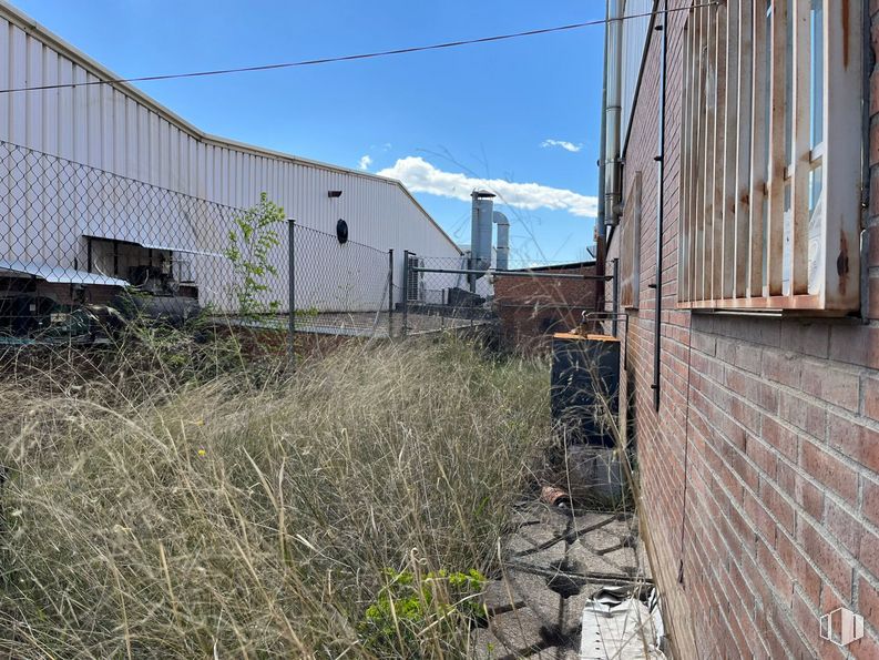 Nave en venta en Polígono Industrial Santa Ana, Rivas-Vaciamadrid, Madrid, 28529 con edificio, neumático, cielo, planta, nube, terreno, barrio, zona residencial, zona rural y bienes raíces alrededor