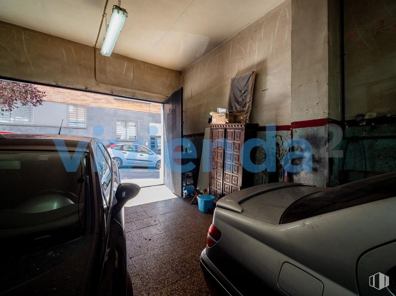 Local en venta en Calle Divino Redentor, Tetuán, Madrid, 28029 con coche, lámpara, luz de estacionamiento, neumático, vehículo, edificio, vehículo de motor, iluminación del automóvil, neumático de automoción y diseño automovilístico alrededor