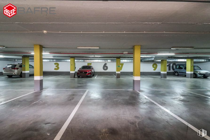 Oficina en venta en Avenida Juan Caramuel, Leganés, Madrid, 28919 con coche, luz de estacionamiento, vehículo, iluminación del automóvil, edificio, accesorio, asfalto, arquitectura, diseño automovilístico y suelo alrededor