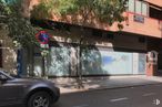 Retail for sale & for rent at Calle Hilarión Eslava, Chamberí, Madrid, 28015 with wheel, car, window, tire, vehicle, automotive lighting, hood, motor vehicle, automotive design and asphalt around