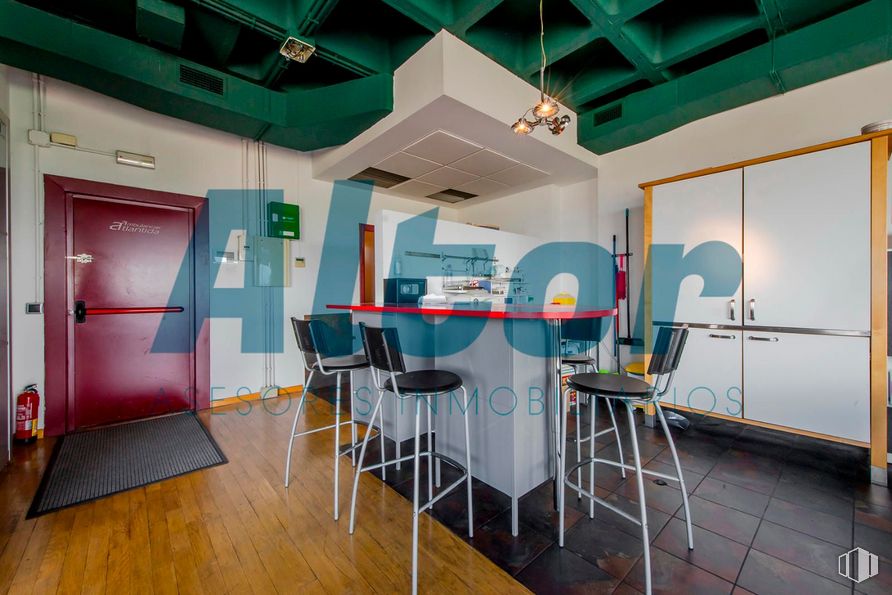 Oficina en venta en Calle Secoya, Carabanchel, Madrid, 28054 con puerta, silla, lámpara, alumbrado, mesa, interiorismo, suelo, suelos, casa y hall alrededor