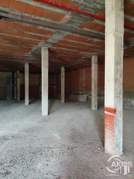 Local en venta en Calle Laguna de Arcas, Toledo, 45007 con propiedad, madera, piso, suelo, pasillo, material compuesto, material de construcción, hormigón, techo y columna alrededor