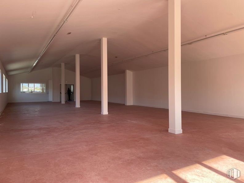 Nave en venta en Calle Anastasio Nieto, Collado Villalba, Madrid, 28400 con madera, hall, suelo, suelos, material compuesto, madera dura, material de construcción, techo, tinte para madera y contrachapado alrededor