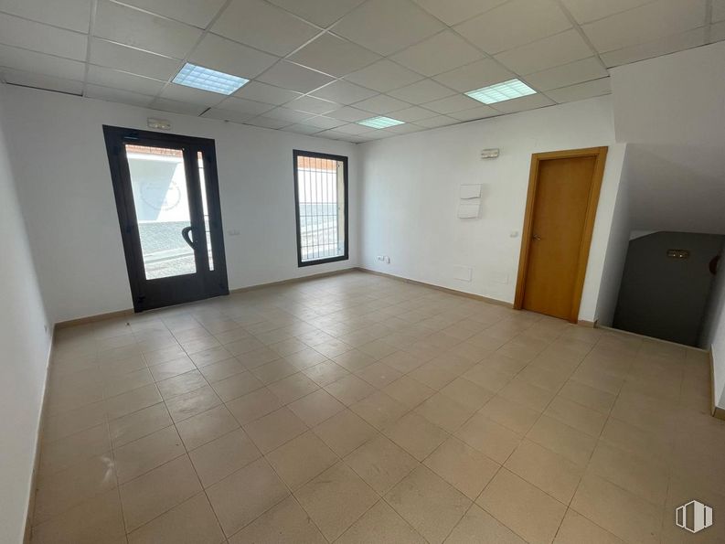 Local en alquiler en Calle Villarruela, Navalcarnero, Madrid, 28600 con ventana, puerta, accesorio, madera, hall, edificio, suelo, suelos, casa y inmobiliario alrededor