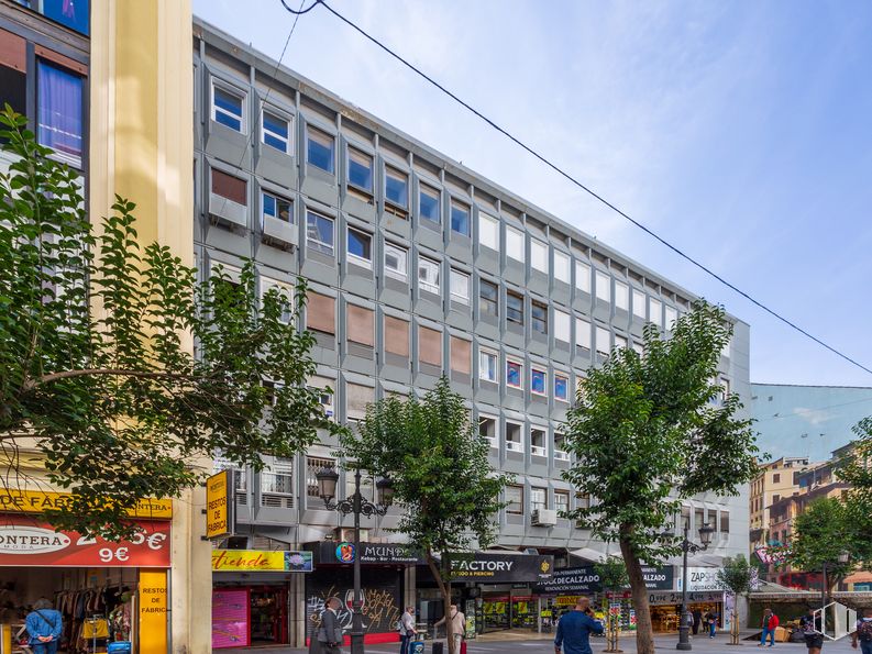 Oficina en venta en Calle Montera, Centro, Madrid, 28013 con edificio, día, propiedad, cielo, ventana, nube, infraestructura, árbol, diseño urbano y arquitectura alrededor