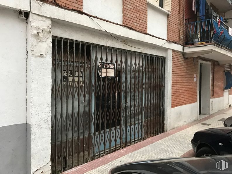 Local en venta en Calle Arbolillos, 1, Torrejón de Ardoz, Madrid, 28850 con coche, edificio, madera, puerta, ventana, barrio, fachada, tintes y sombras, ciudad y carretera alrededor