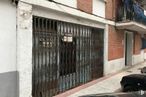 Retail for sale at Calle Arbolillos, 1, Torrejón de Ardoz, Madrid, 28850 with car, building, wood, door, window, neighbourhood, facade, tints and shades, city and road around