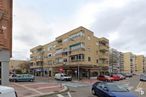 Retail for sale at Calle San Antón, Parla, Madrid, 28980 with car, building, wheel, land vehicle, cloud, sky, vehicle, window, tire and infrastructure around