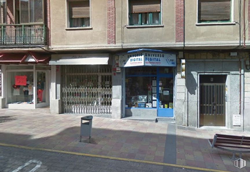 Retail for rent at Calle José Zorrilla, Segovia, 40002 with bench, window, building, door, road surface, facade, city, sidewalk, fixture and road around