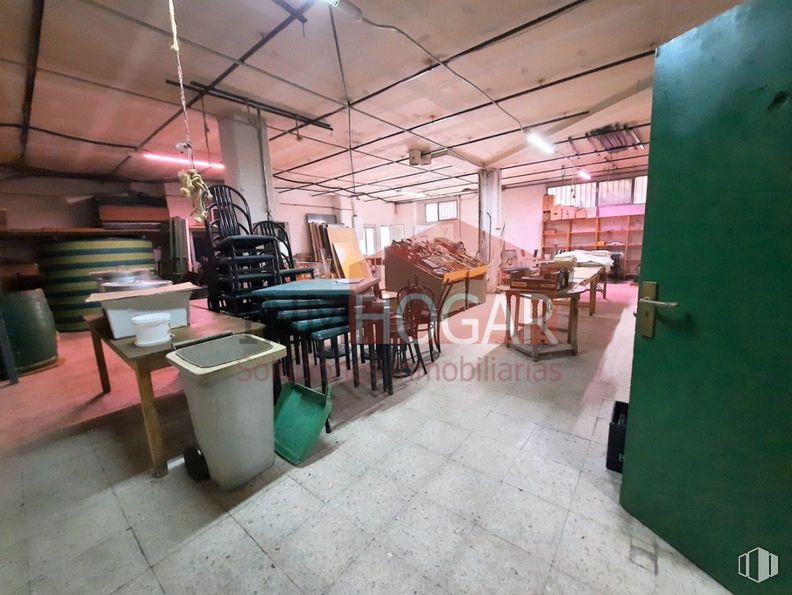 Retail for sale & for rent at Zona Sur, Ávila, 05002 with table, lighting, building, interior design, flooring, leisure, ceiling, event, city and room around