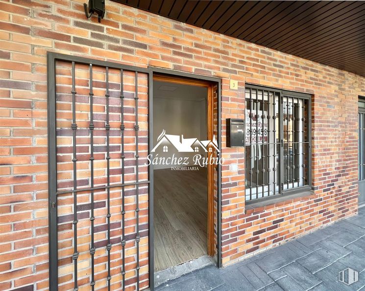 Local en alquiler en Calle Nogal, Torrelodones, Madrid, 28250 con ventana, persiana de la ventana, propiedad, accesorio, madera, albañilería, puerta, ladrillo, material de construcción y pared alrededor