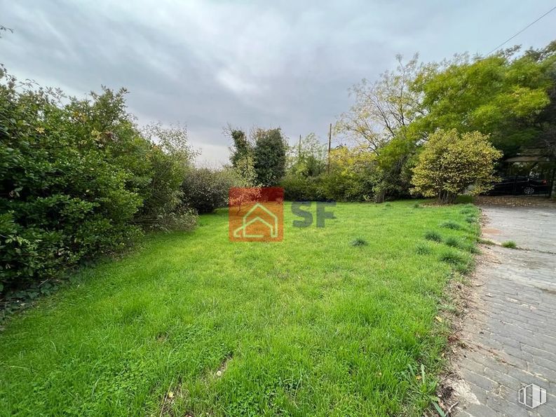 Land for sale at Carretera de Madrid, Miraflores de la Sierra, Madrid, 28792 with sky, plant, cloud, natural landscape, land lot, grass, tree, hedge, groundcover and shrub around