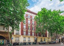 Office for rent at Calle Velázquez, 114, Salamanca, Madrid, 28006 with car, building, branch, city, neighbourhood, apartment, condominium, urban design, mixed-use and high-rise building around