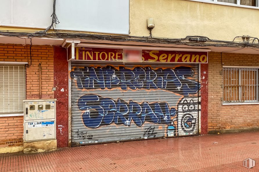 Retail for sale & for rent at Calle San Vidal, 2, Alcalá de Henares, Madrid, 28803 with window, building, property, wood, brick, brickwork, paint, neighbourhood, font and wall around