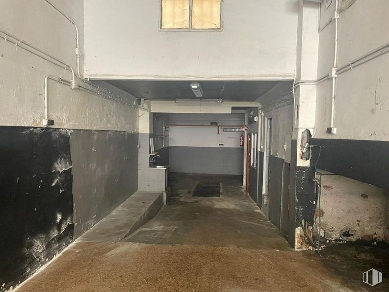 Local en venta en Casco urbano, San Sebastián de los Reyes, Madrid, 28700 con ventana, edificio, accesorio, piso, pavimento, madera, puerta, gas, hormigón y material compuesto alrededor