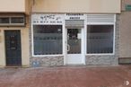 Retail for sale & for rent at Calle Río Sorbe, Alcalá de Henares, Madrid, 28803 with door, window, building, wood, fixture, brickwork, brick, gas, home door and road surface around