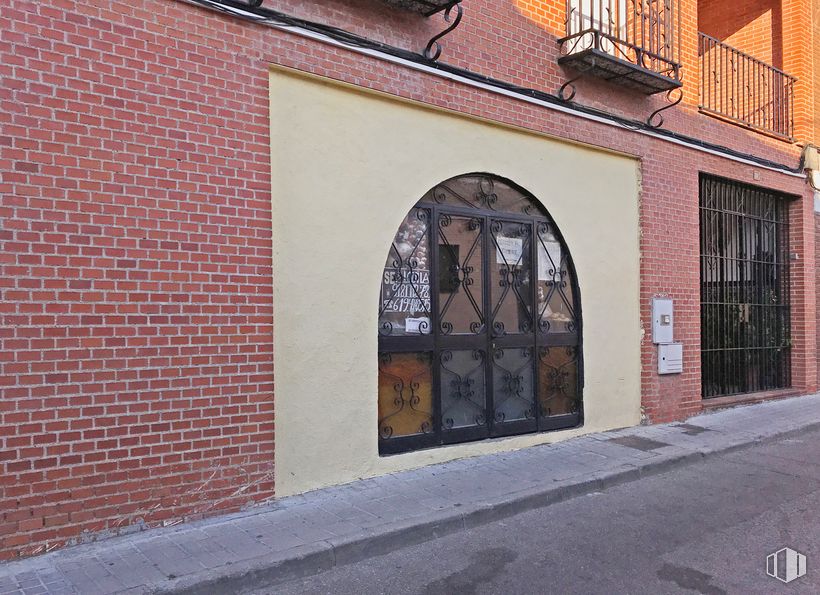 Local en alquiler en Calle Laso, 11, Navalcarnero, Madrid, 28600 con ventana, puerta, superficie de carretera, albañilería, ladrillo, arquitectura, edificio, madera, pared y área residencial alrededor