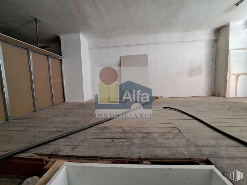 Local en alquiler en Avenida Acueducto, Segovia, 40001 con madera, interiorismo, suelos, suelo, rectángulo, madera dura, edificio, tinte para madera, gas y accesorio alrededor