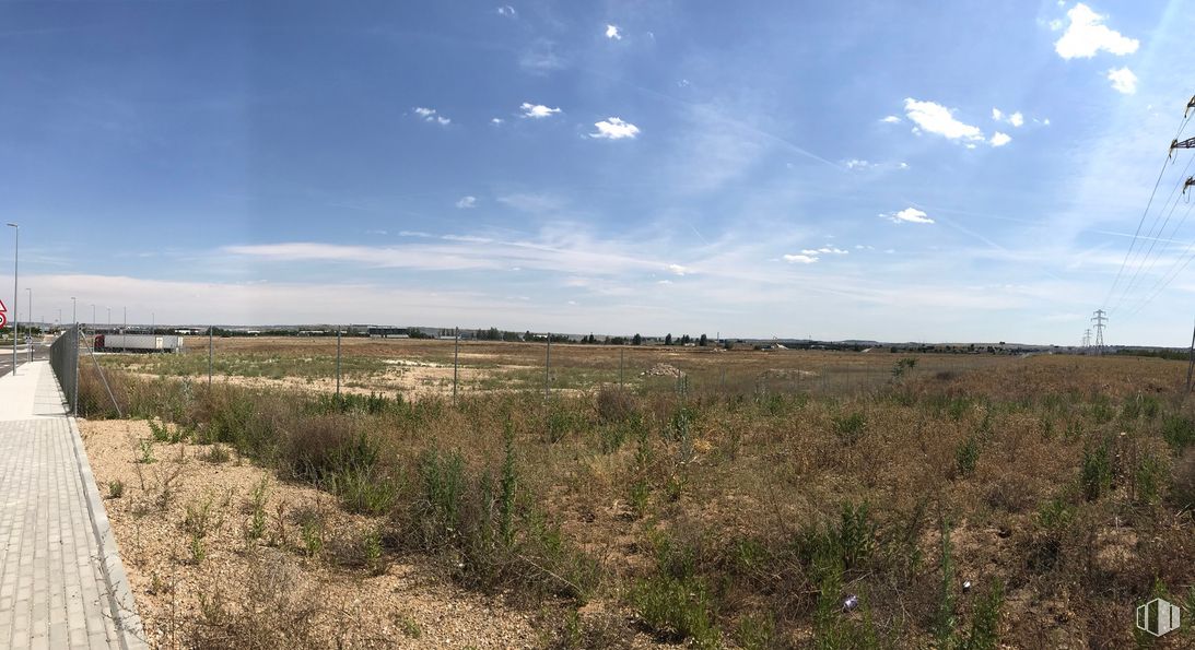 Suelo en venta en Parcela Industrial en el Corredor de Henares, San Fernando de Henares, Madrid, 28830 con nube, cielo, planta, paisaje natural, hierba, llanura, horizonte, paisaje, cúmulo y pastizal alrededor