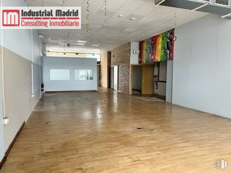 Industrial for sale & for rent at Avenida Madrid, Arganda del Rey, Madrid, 28500 with fixture, wood, interior design, hall, flooring, floor, wall, building, door and ceiling around