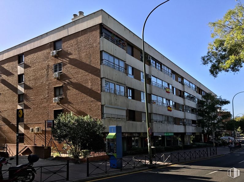 Oficina en alquiler en Calle Arturo Soria, 187, Ciudad Lineal, Madrid, 28043 con edificio, ventana, cielo, propiedad, árbol, bloque de pisos, arquitectura, diseño urbano, accesorio y condominio alrededor