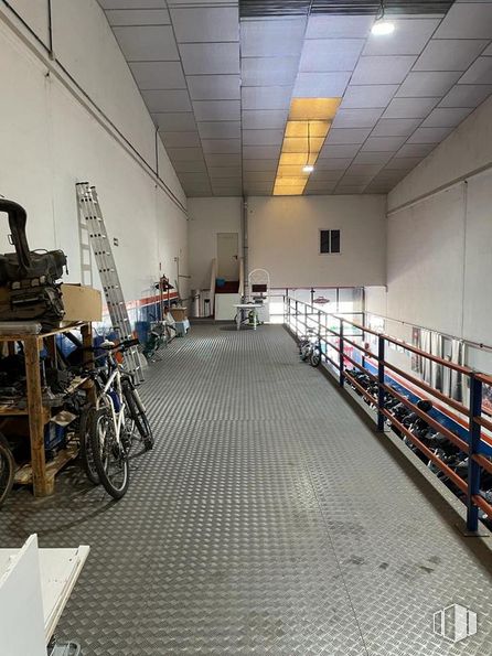 Nave en venta en Calle Gonzalo Chacón, Aranjuez, Madrid, 28300 con neumático, rueda, bicicleta, rueda de bicicleta, edificio, neumático de automoción, suelo, suelos, vehículo y aparcamiento alrededor