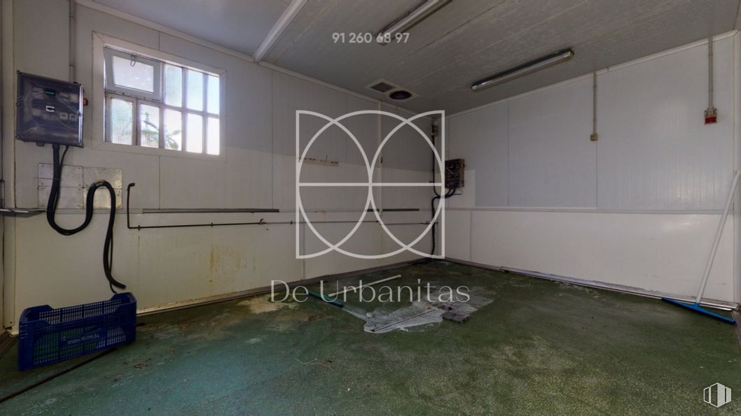 Nave en alquiler en Polígono Albresa, Valdemoro, Madrid, 28342 con ventana, edificio, suelo, pared, madera, suelos, accesorio, gas, techo y vidrio alrededor