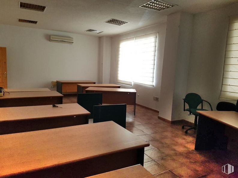 Office for sale at Avenida de Madrid, Toledo, 45003 with chair, window blind, table, furniture, window, building, wood, lighting, interior design, floor and flooring around