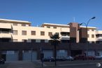 Retail for sale & for rent at Calle Pablo Picasso, Talavera de la Reina, Toledo, 45600 with building, car, sky, street light, vehicle, wheel, urban design, window, tree and city around