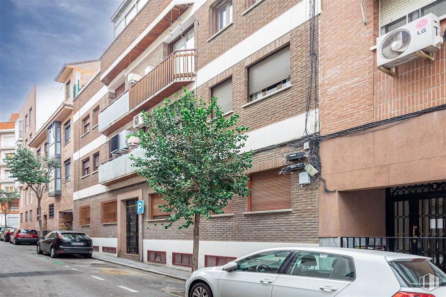 Retail for sale & for rent at Calle Agustín Durán, Salamanca, Madrid, 28028 with car, window, residential area, neighbourhood, apartment, town, urban design, home, human settlement and mixed-use around