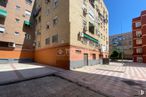 Local en venta en Zona Juan de la Cierva, Getafe, Madrid, 28903 con edificio, ventana, diseño urbano, superficie de la carretera, bloque de pisos, barrio, cielo, condominio, zona residencial y inmobiliario alrededor