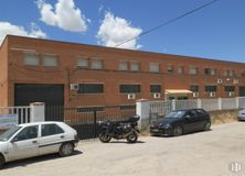 Industrial for sale & for rent at Zona industrial Mejorada, Mejorada del Campo, Madrid, 28840 with car, motorcycle, building, window, wheel, tire, automotive parking light, sky, cloud and land vehicle around