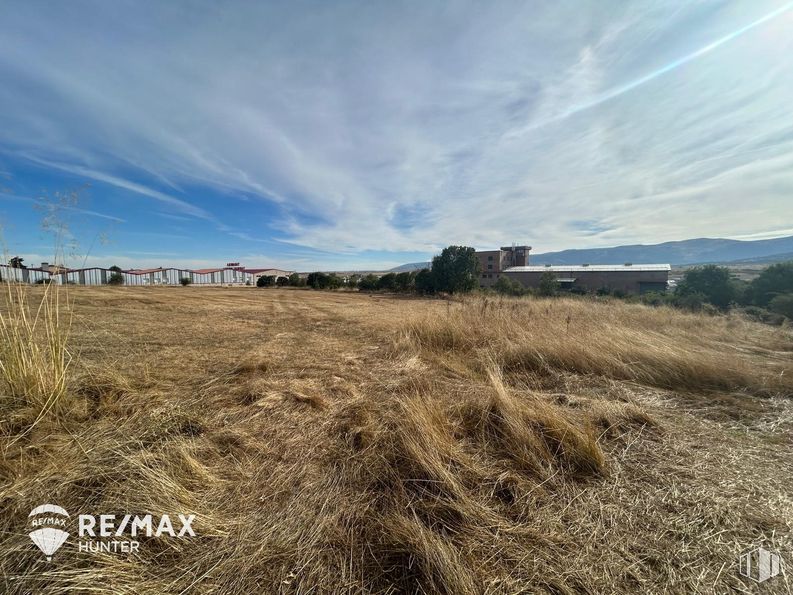 Suelo en venta en Calle Gremio de la Lana, Segovia, 40195 con nube, cielo, paisaje natural, planta, árbol, hierba, paisaje, llano, pradera y horizonte alrededor