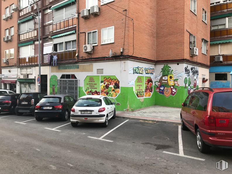 Local en alquiler y venta en Calle Húmera, 18, Fuenlabrada, Madrid, 28945 con coche, rueda, edificio, luz de estacionamiento automotriz, neumático, vehículo terrestre, vehículo, ventana, propiedad y placa de matrícula del vehículo alrededor