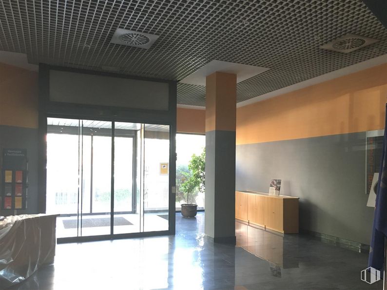 Oficina en venta en Calle Cronos, 18, San Blas - Canillejas, Madrid, 28037 con ebanistería, edificio, planta, , , , , , planta de interior y  alrededor