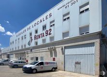 Nave en alquiler en Calle Arboleda, 18, Puente de Vallecas, Madrid, 28031 con edificio, coche, neumático, luz de estacionamiento automotriz, cielo, rueda, vehículo, vehículo de motor, neumático automotriz y nube alrededor