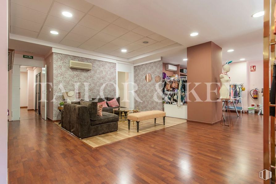 Oficina en venta en Calle Vallehermoso, Chamberí, Madrid, 28015 con mesa, propiedad, mueble, sofá, hall, planta de interior, interiorismo, madera, edificio y suelo alrededor