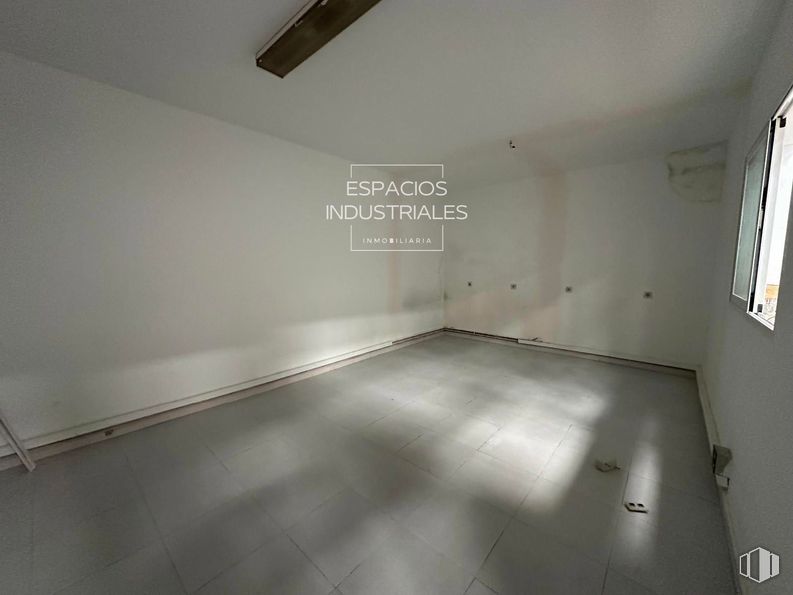 Nave en alquiler y venta en Calle Aragón, 19, Mejorada del Campo, Madrid, 28840 con lámpara, alumbrado, ventana, edificio, accesorio, madera, gris, suelo, suelos y casa alrededor