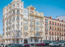 Office for rent at Casa del Marqués de Morella, Calle Montalbán, 7, Retiro, Madrid, 28014 with car, building, sky, wheel, tire, daytime, property, window, architecture and vehicle around