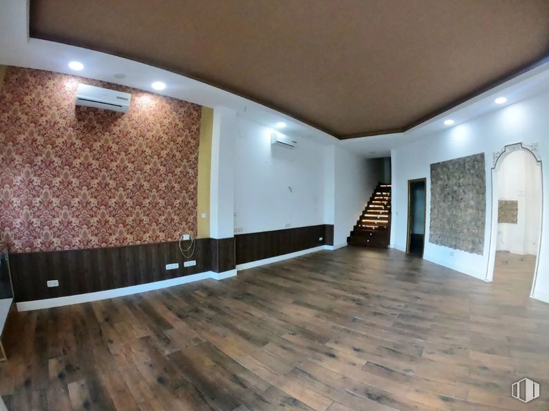 Local en alquiler en Carretera de Canillas, Hortaleza, Madrid, 28043 con edificio, madera, hall, suelos, suelo, casa, suelo laminado, madera dura, sala de estar y tinte para madera alrededor