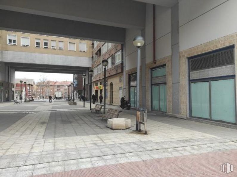 Retail for sale at Calle Rafael Alberti, 11, Collado Villalba, Madrid, 28400 with building, road surface, flooring, floor, urban design, sidewalk, shade, fixture, facade and city around