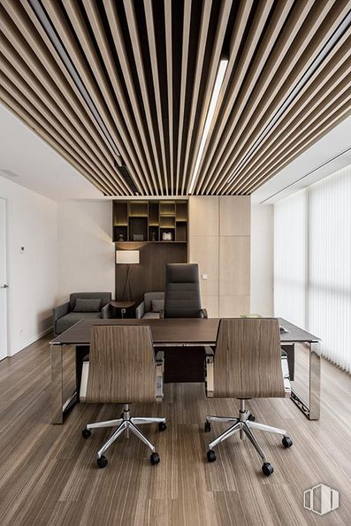 Oficina en alquiler en Edificio 1, Avenida Valdelaparra, 27, Alcobendas, Madrid, 28100 con silla, mueble, alumbrado, mesa, madera, diseño de interiores, entrada de estar, piso, suelo, pared, madera dura y comodidad alrededor